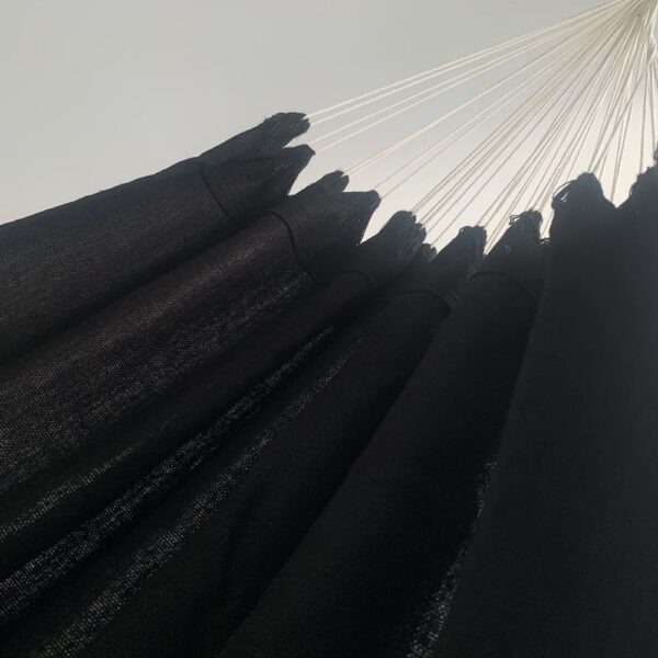 hamac en lin noir drappé